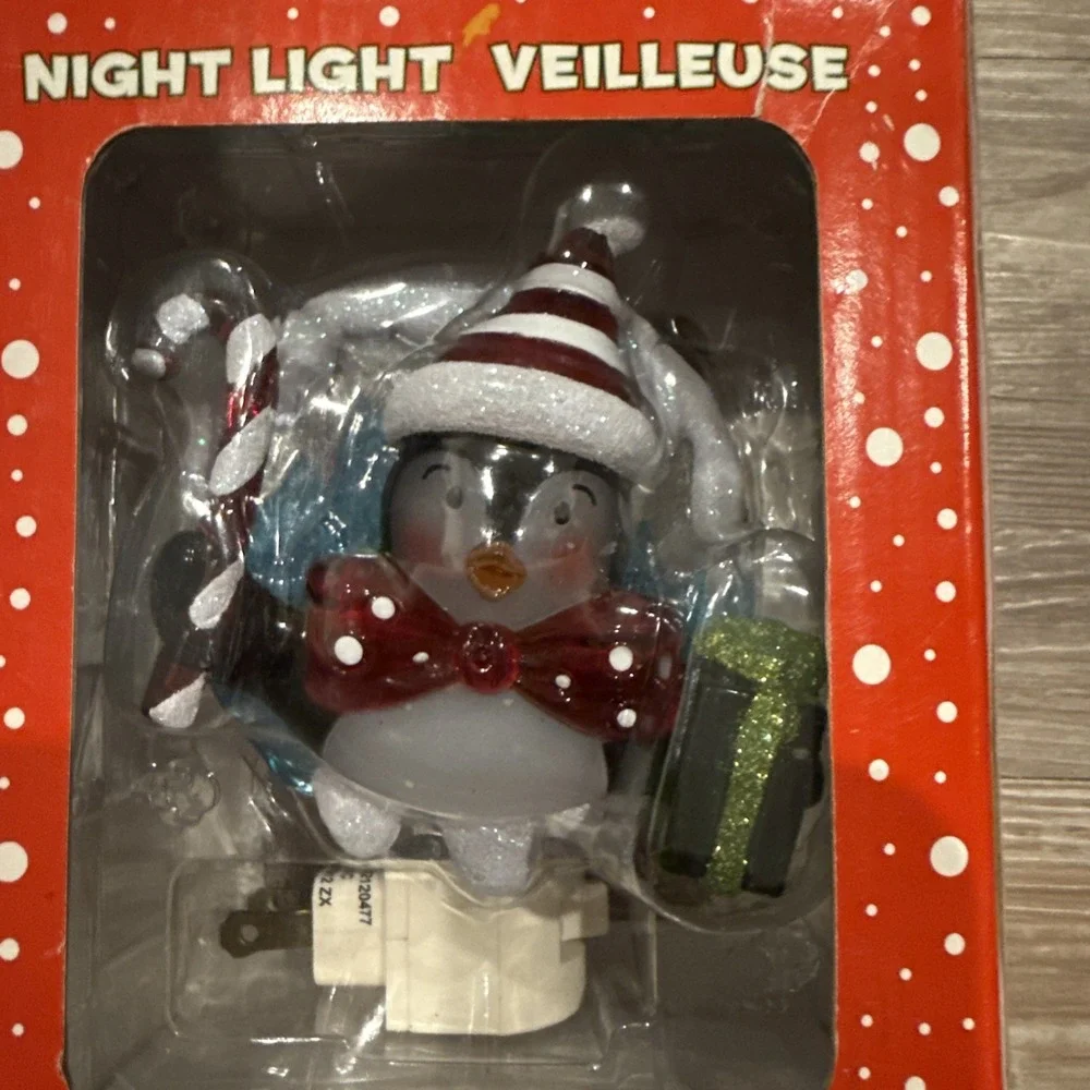Set of 3 Night Light Veilleuse‎ Christmas Santa, Penguin & Reindeer Wall Plugs